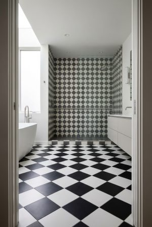 18 Checkerboard tile bathroom ideas you'll love